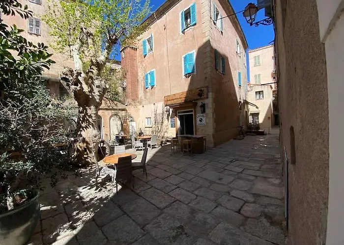 Appartement T3 Au Cœur De La Vieille LʼÎle-Rousse