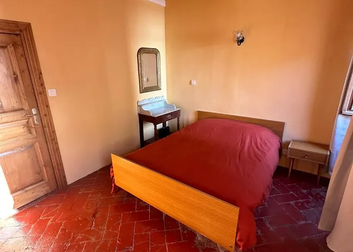 Appartement T3 Au Cœur De La Vieille LʼÎle-Rousse