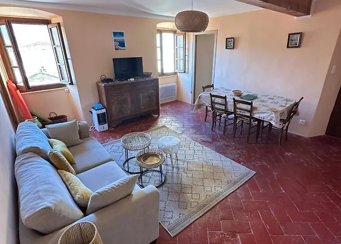 T3 Au Cœur De La Vieille LʼÎle-Rousse